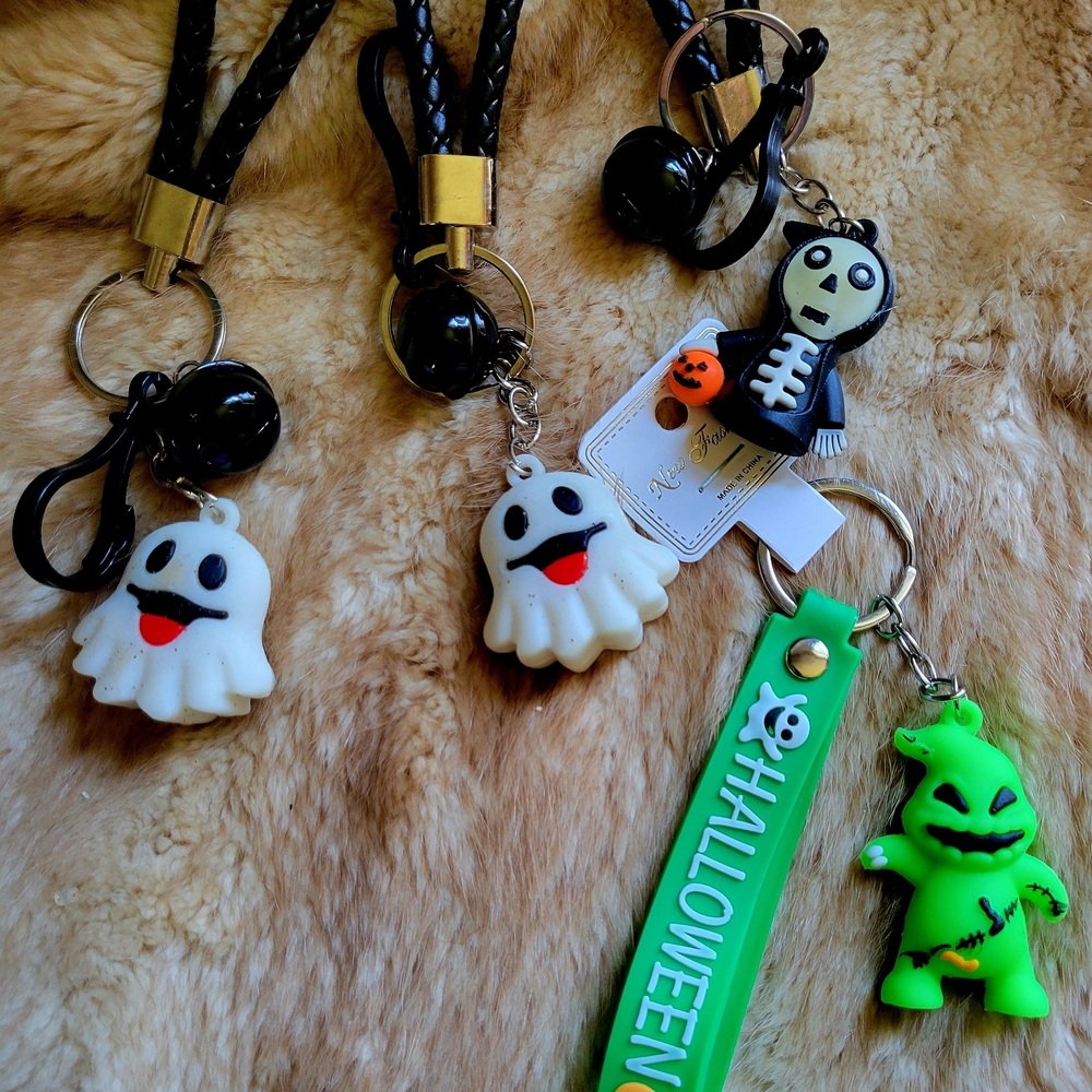 Cute Character Keychains Set - Picture 2 of 3